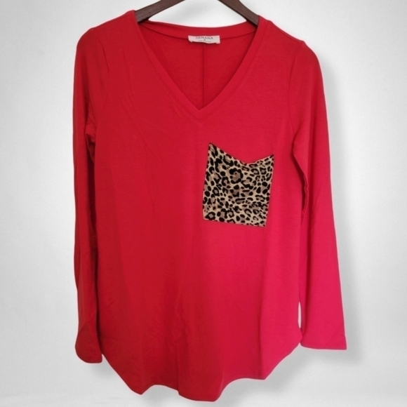 Zenana Red Long Sleeve Top Leopard Animal Print Pocket Women's Large L EUC - Picture 1 of 8